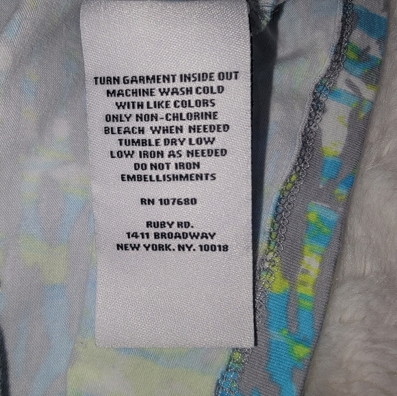 Ruby Rd. Blue and Green Graphic Crop Tee - Picture 4 of 6